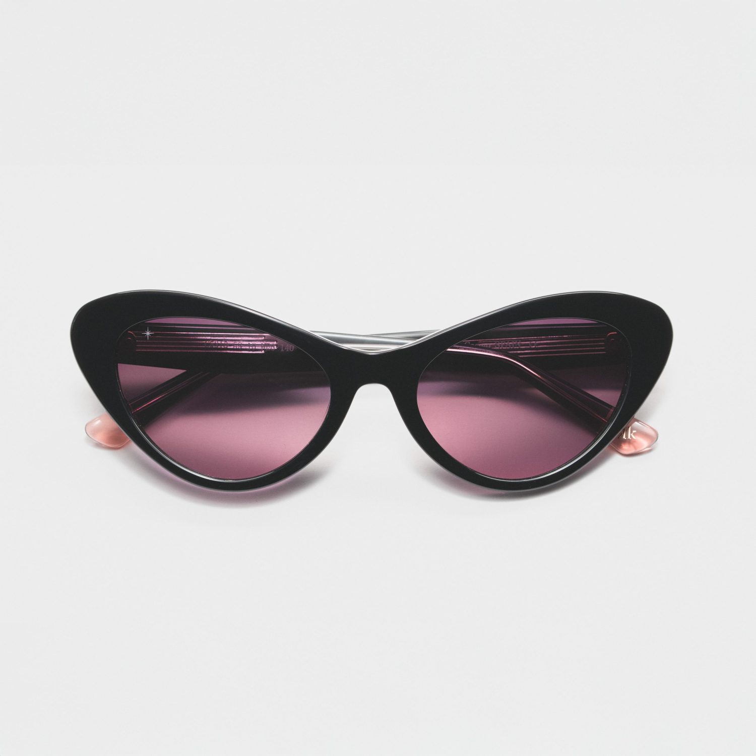 Gafas de sol ojo de gato Kurko VEGA C5319 negras con lentes polarizadas fucsia